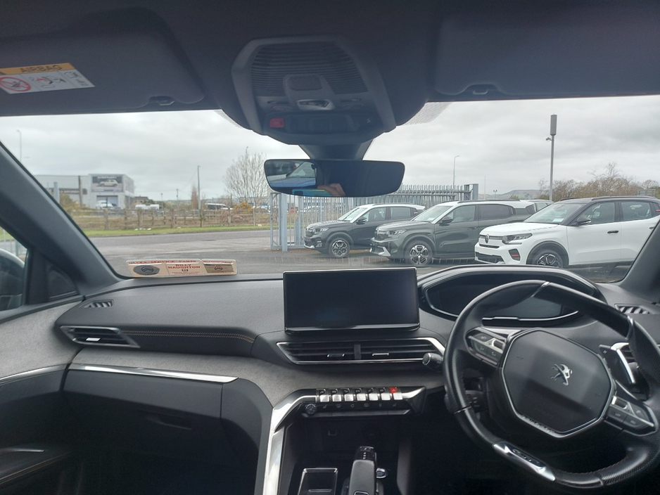 2021 Peugeot 3008 - image 28