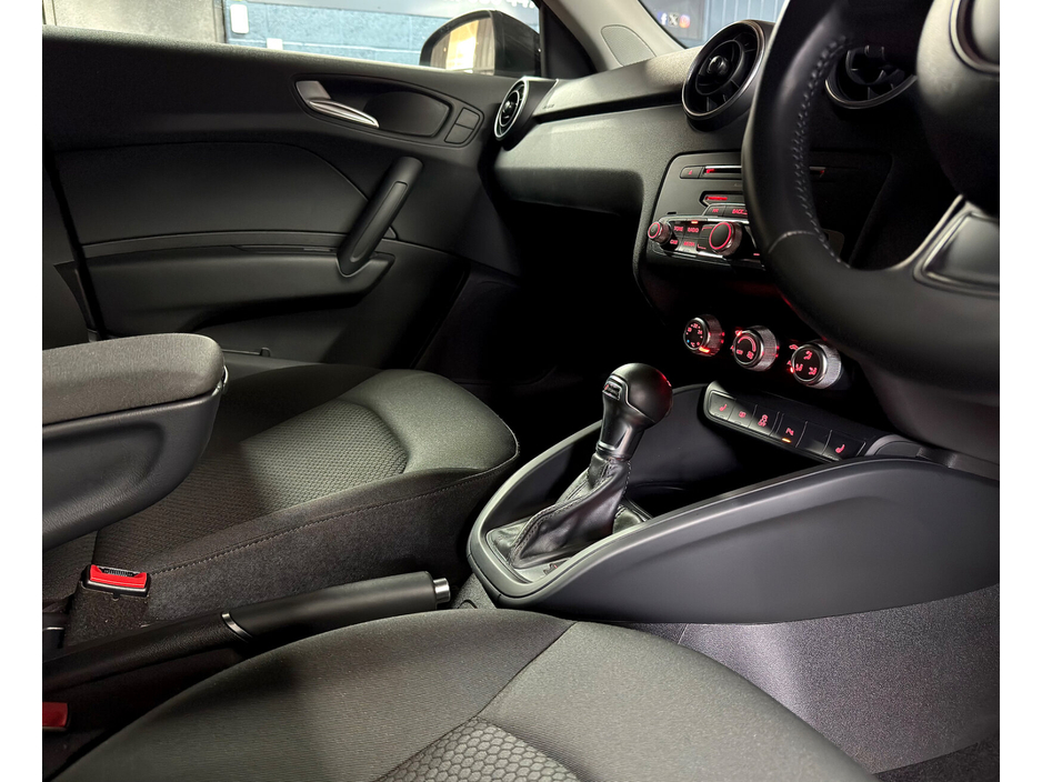 2017 Audi A1 - image 27