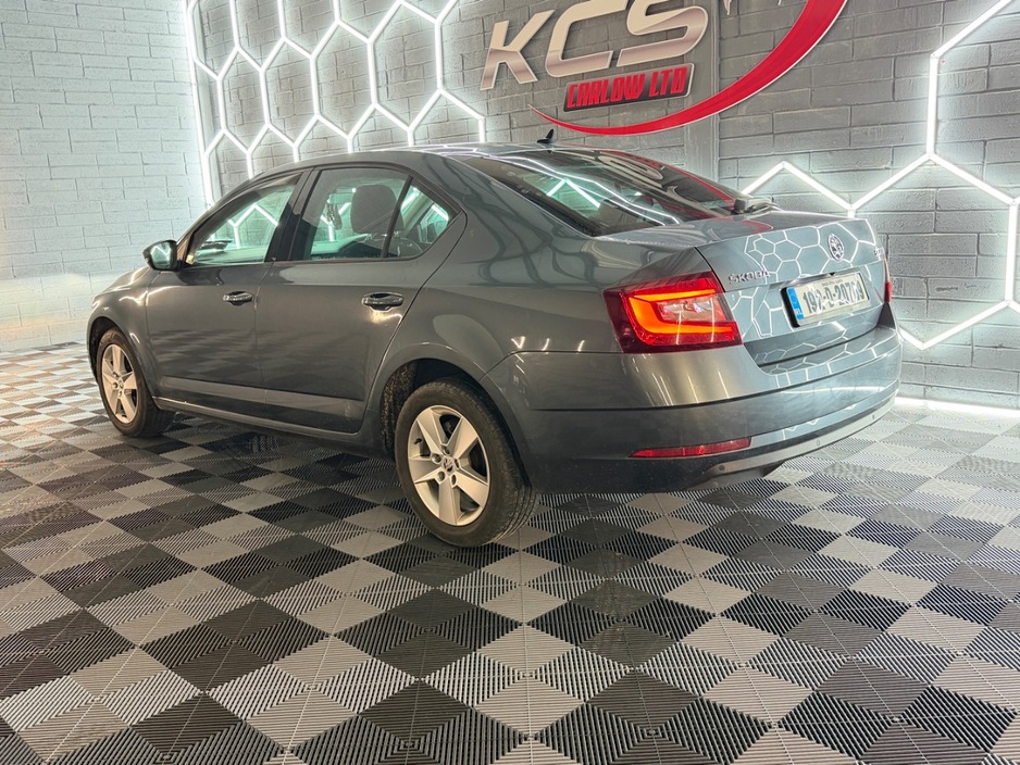 2019 Skoda Octavia - image 7
