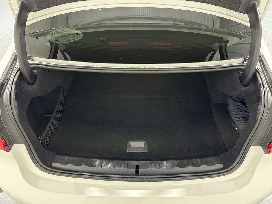 2025 BMW 3 Series - image 24