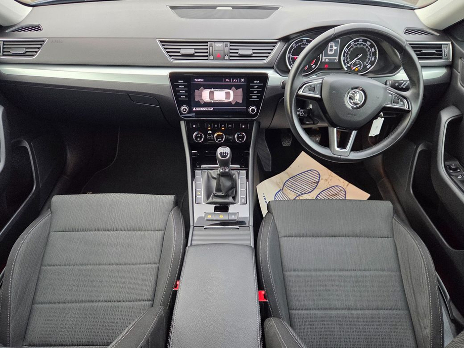 2019 Skoda Superb - image 11