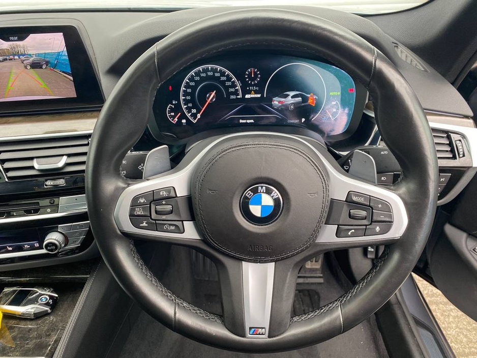 2019 BMW 5 Series - image 6