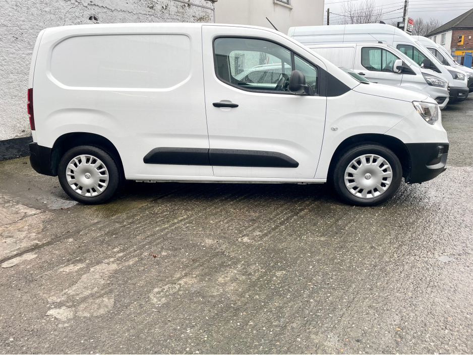 2022 Opel Combo L1H1 1.5 CDTI 100PS DIESEL 6SPEED MANUAL MY22 SWB €13,000