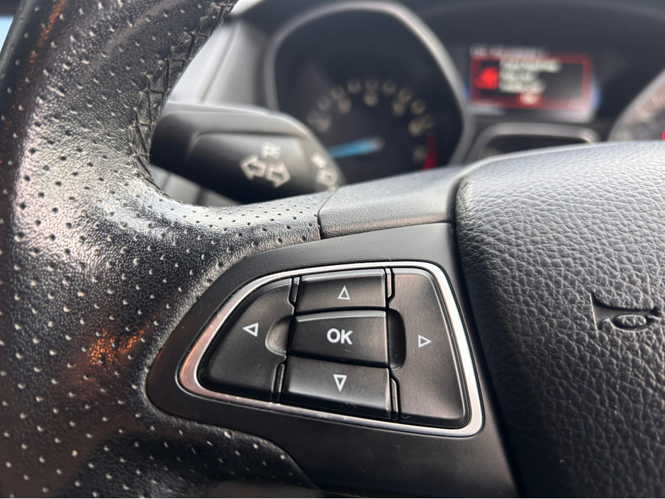 2018 Ford Focus - image 14