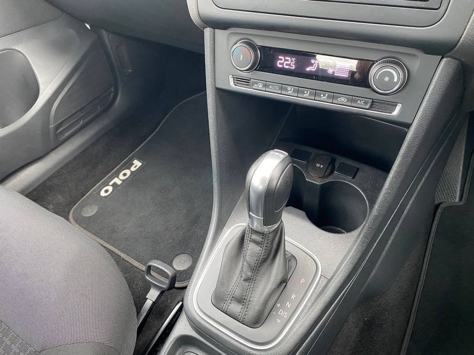 2017 Volkswagen Polo - image 11