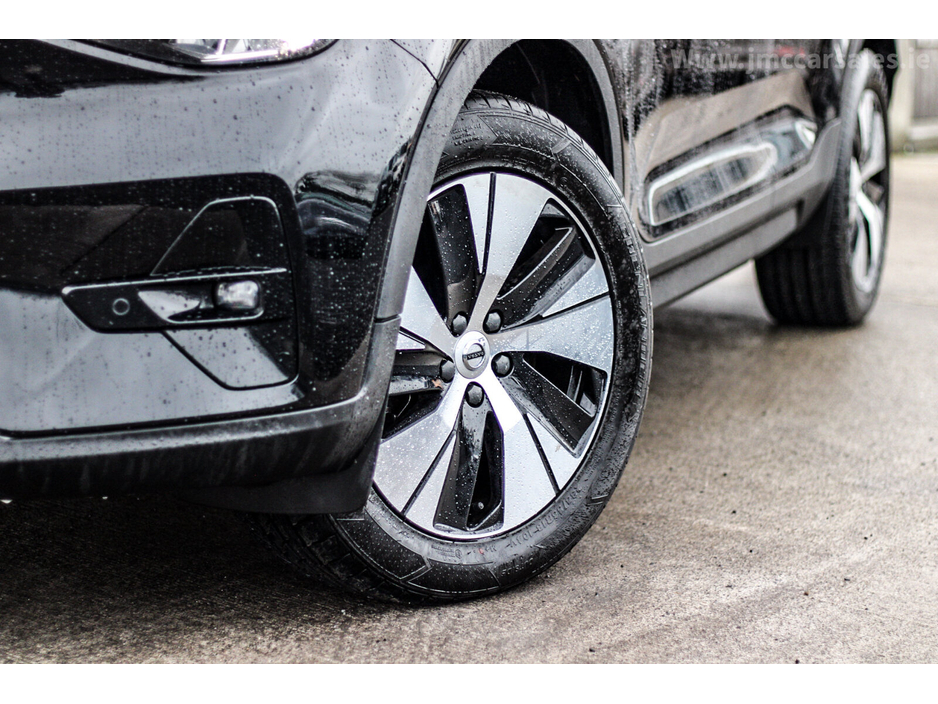 2022 Volvo XC40 T4 PHEV 211hp AT7 Plus bright €26,950