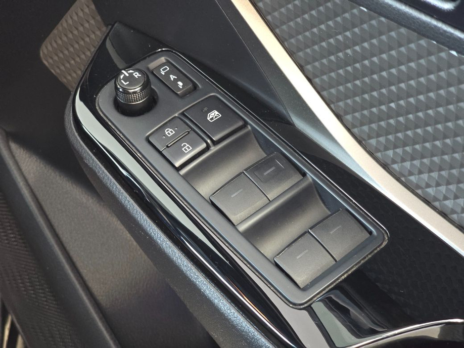 2023 Toyota C-HR - image 18