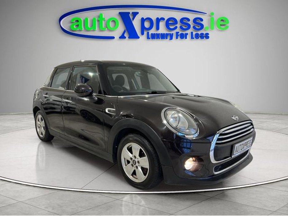 2016 MINI Cooper 1.2 Automatic, Reversing camera €13,895