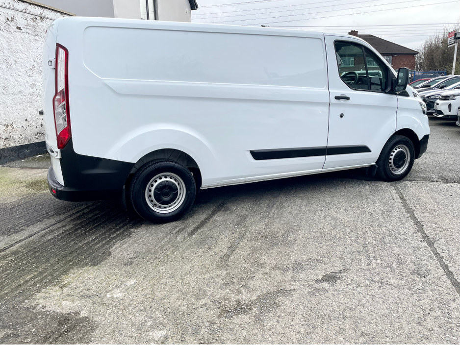 2023 Ford Transit Custom - image 17