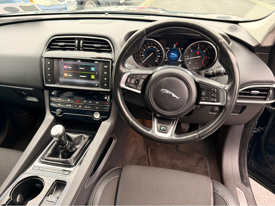 2016 Jaguar F-Pace 2.0 D RWD R-SPORT 5DR €11,950