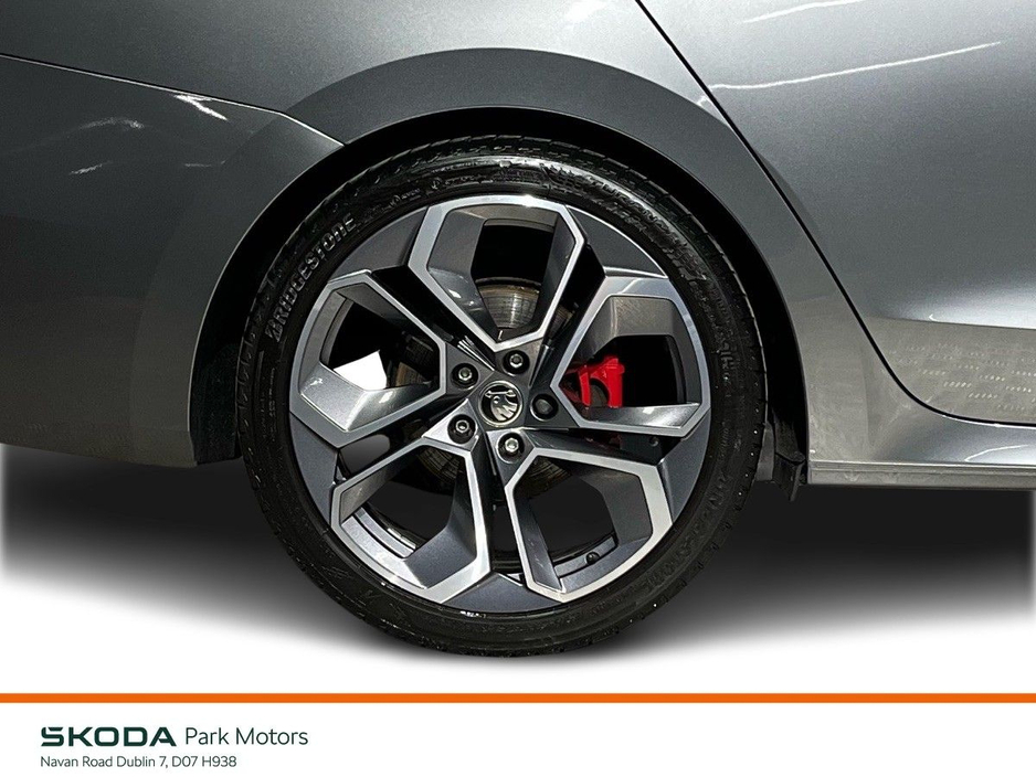2023 Skoda Octavia - image 9