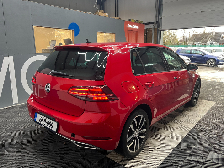 2019 Volkswagen Golf - image 2