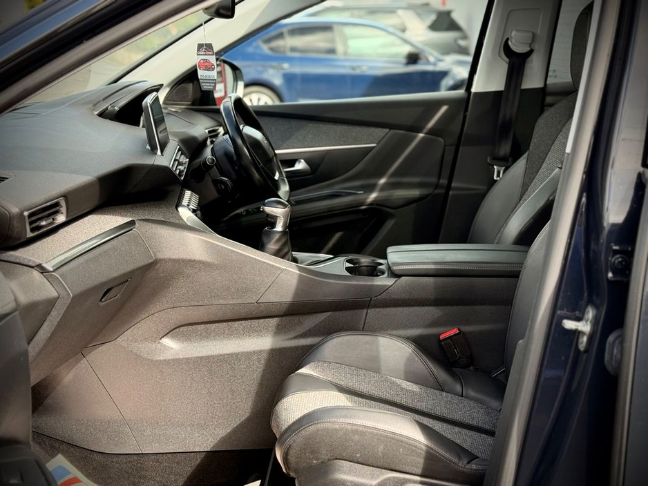 2019 Peugeot 3008 - image 11