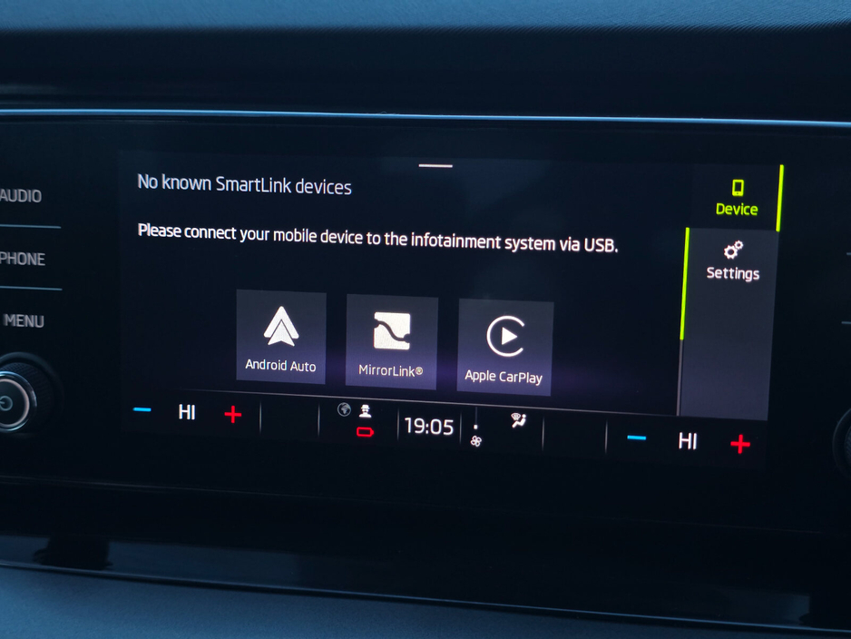 2022 Skoda Octavia - image 38