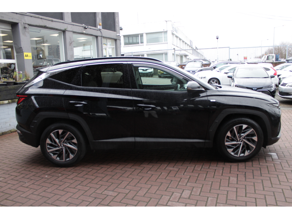 2022 Hyundai Tucson - image 3