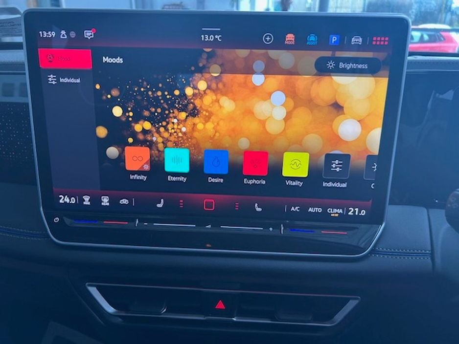 2025 Volkswagen Tiguan Tiguan R-Line 2.0TDi 150 DSG 2WD Auto Start/Stop €57,995