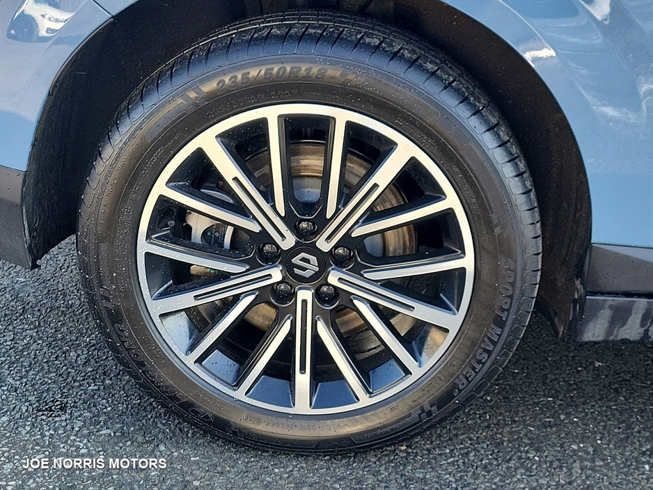 2026 Leapmotor B10 - image 5