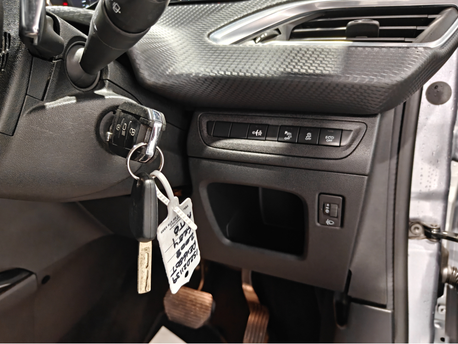 2015 Peugeot 2008 ALLURE 1.2 PURETECH AUTOMATIC €8,250