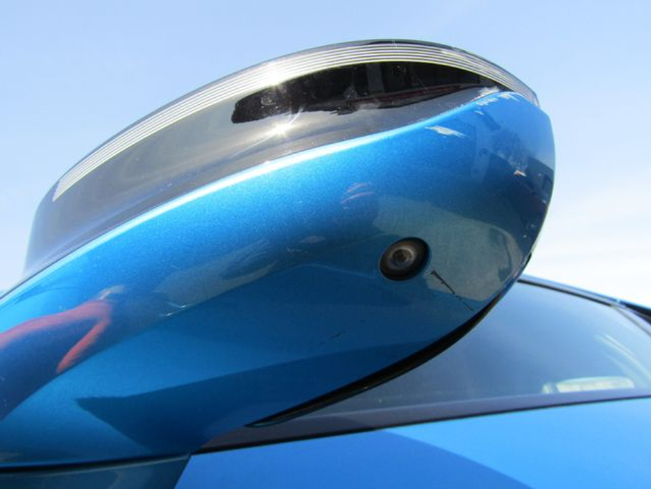 2016 BMW i8 - image 36