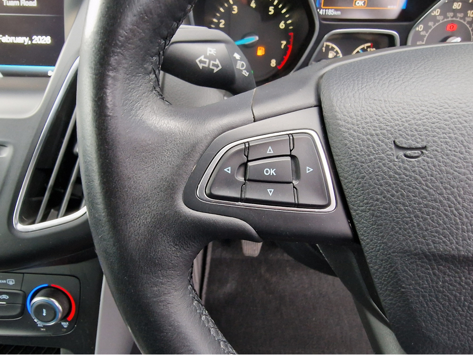 2016 Ford Focus 1.0 T ZETEC-FULL SERV.HISTORY-LOW MILEAGE €10,450