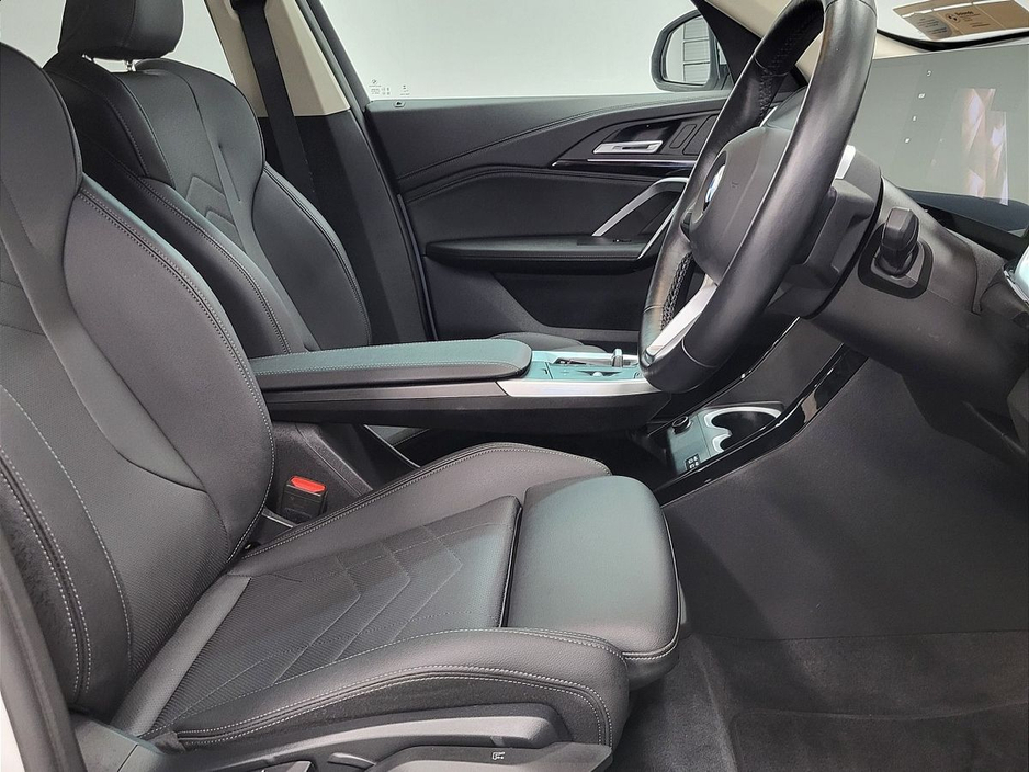 2023 BMW X1 - image 12