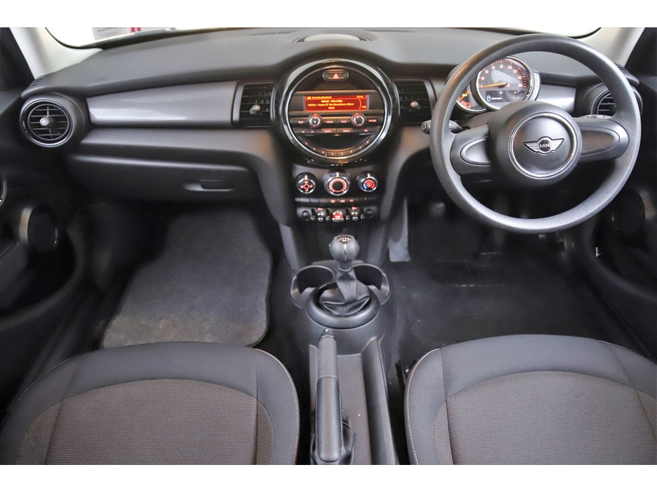 2018 MINI Hatch 1.5 6SPD 5DR *BI-TONE ROOF* €16,890
