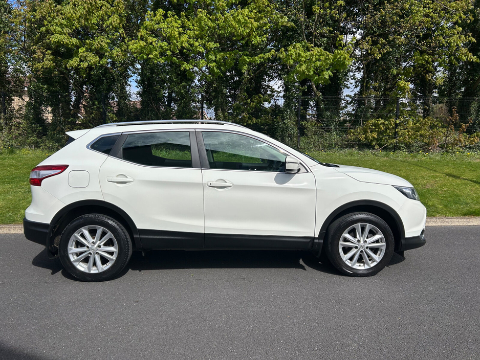 2016 Nissan Qashqai - image 3