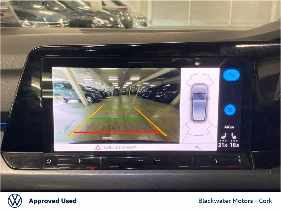 2021 Volkswagen Golf - image 17