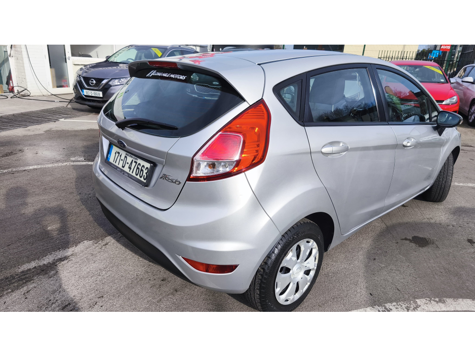 2017 Ford Fiesta - image 10