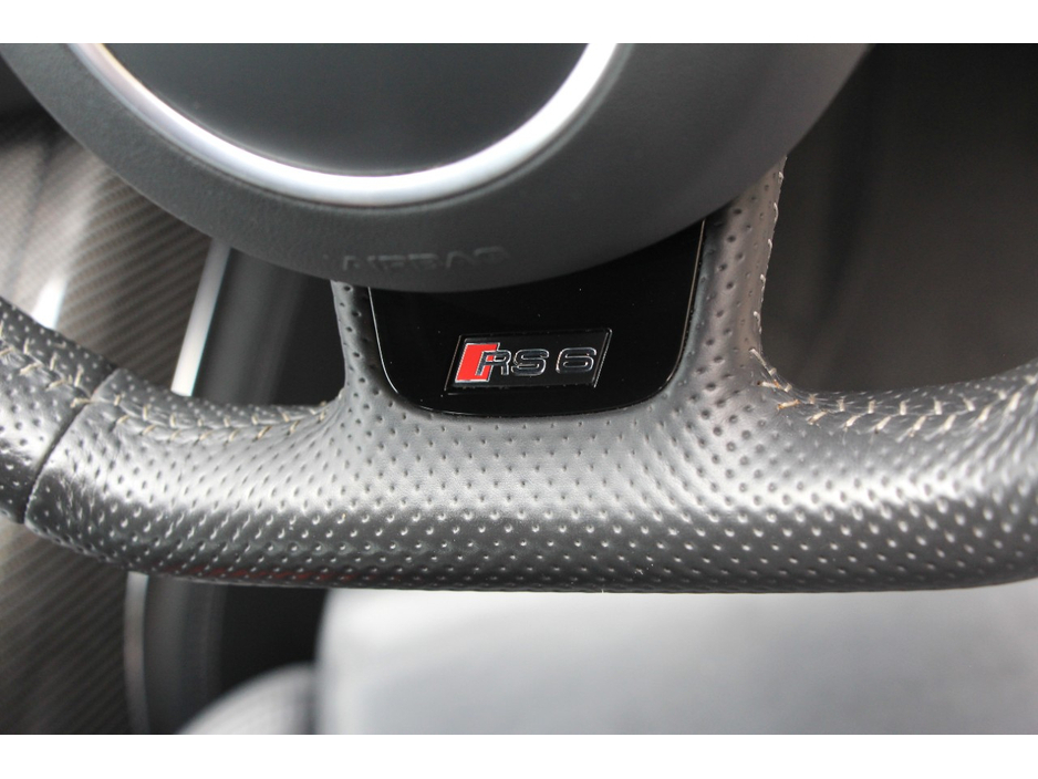 2016 Audi RS6 - image 14