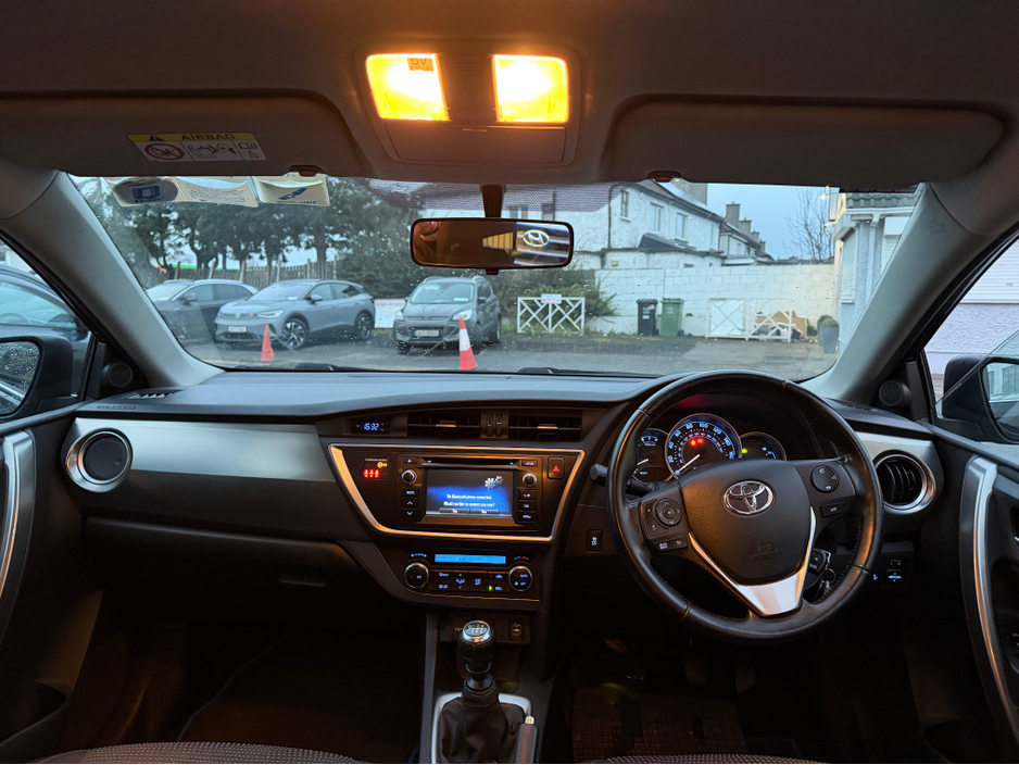 2014 Toyota Auris 1.33 VVT-I DUAL ICON S/S 99BHP 5DR 100BHP €8,990