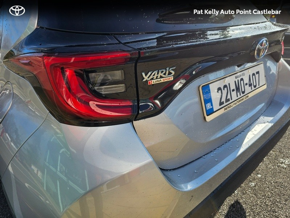 2022 Toyota Yaris - image 17