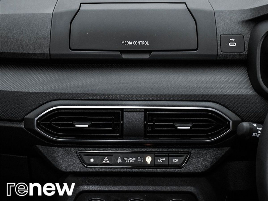 2024 Dacia Sandero - image 25