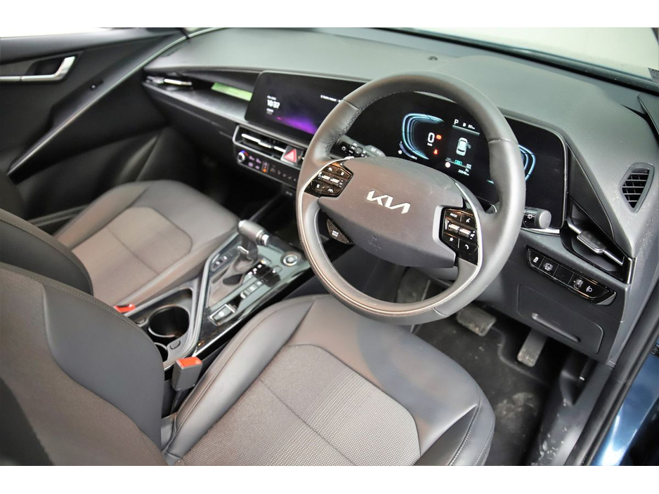 2024 Kia Niro - image 13