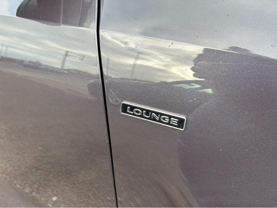 2015 Volkswagen Polo - image 8