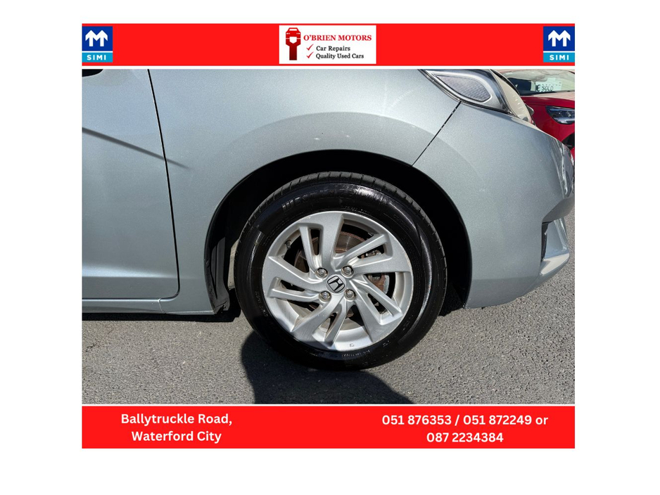 2016 Honda Jazz - image 10