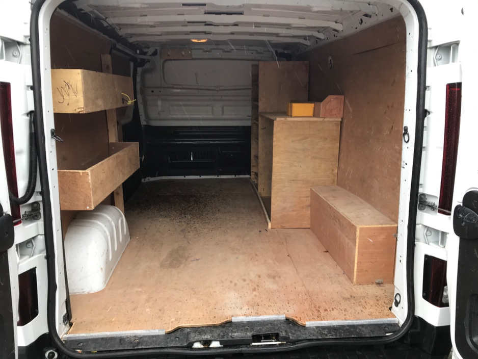 2019 Renault Trafic - image 24