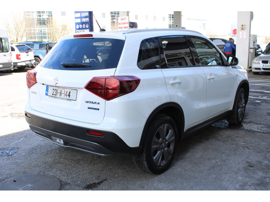 2023 Suzuki Vitara - image 9