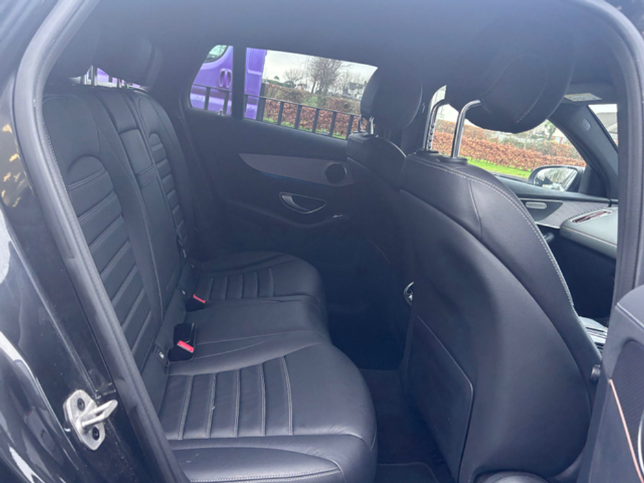 2022 Mercedes-Benz EQC - image 5