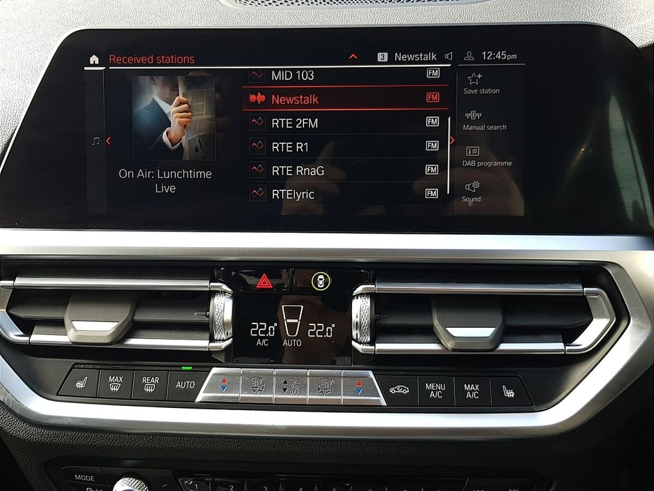 2022 BMW 3 Series - image 17