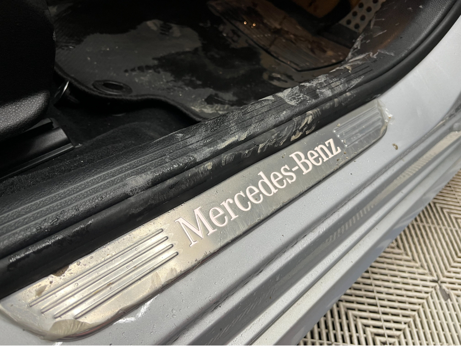 2017 Mercedes-Benz C Class 2017 MERCEDES-BENZ C220D LAUREUS EDITION 2.2 AUTOMATIC / CRUISE CONTROL / REVERSE CAMERA / ELECTRIC MEMORY & HEATED SEATS / PADDLE SHIFTERS / AMBIENT LIGHTS AND MORE