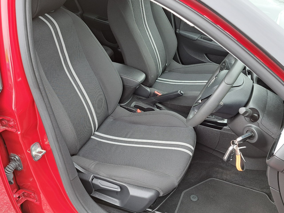 2023 Opel Corsa - image 14