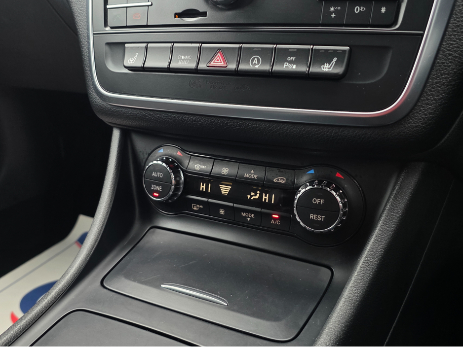 2016 Mercedes-Benz CLA Class 180 AMG LINE SAT NAV PACK LEATHER HEATED ELECTIC SEATS , CARPLAY - PRIVACY GLASS - REV CAMERA - ALLOYS - €19,750