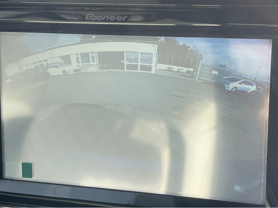 2016 Toyota Auris - image 14