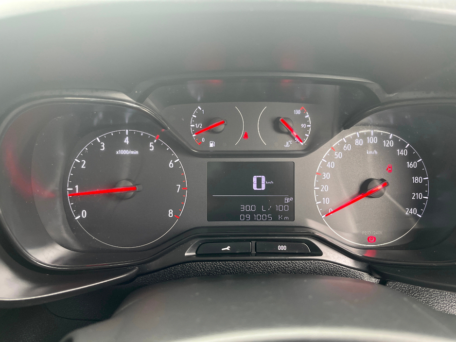 2022 Opel Combo - image 6