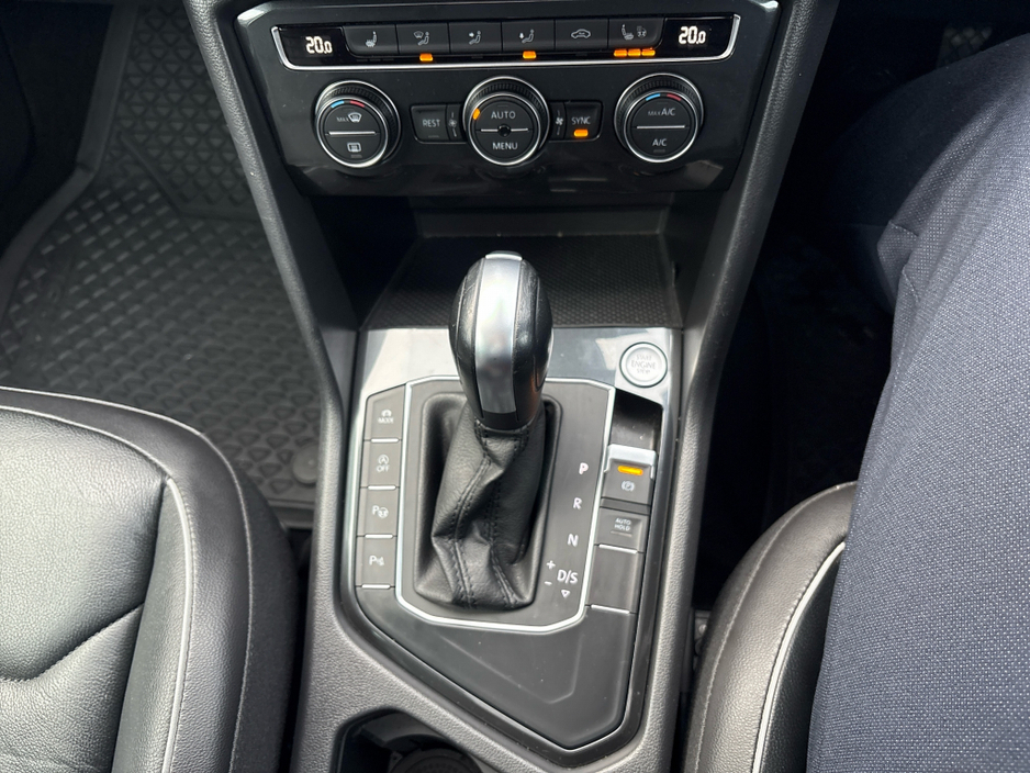 2020 Volkswagen Tiguan - image 21