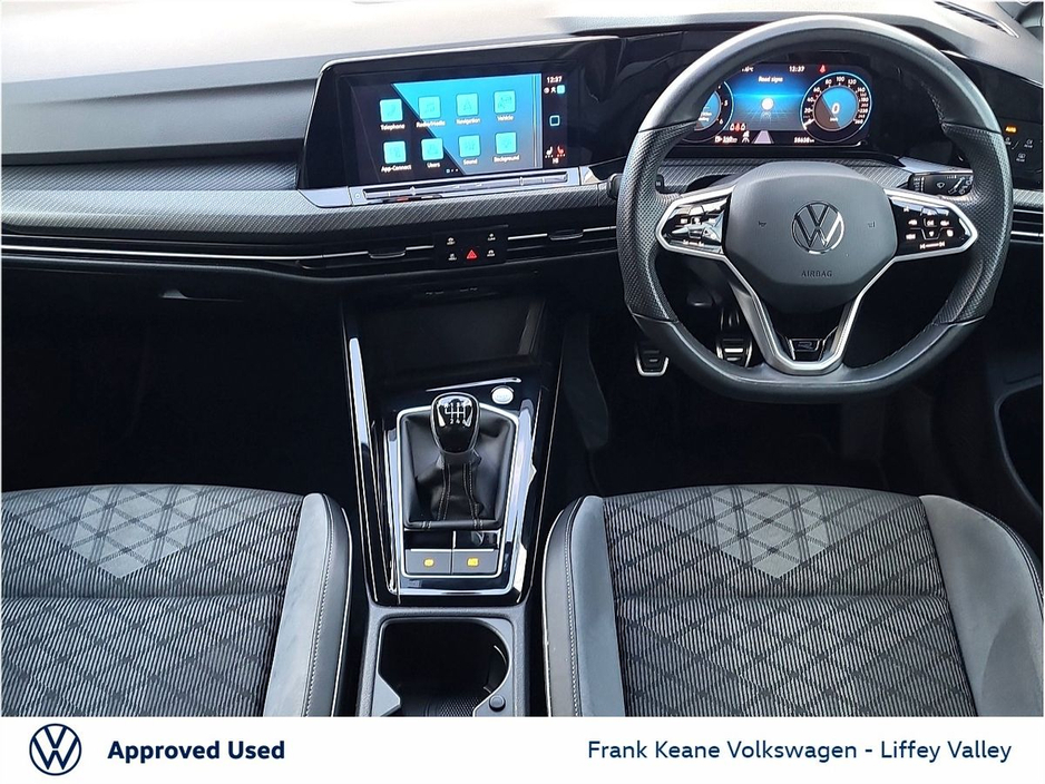 2024 Volkswagen Golf - image 2