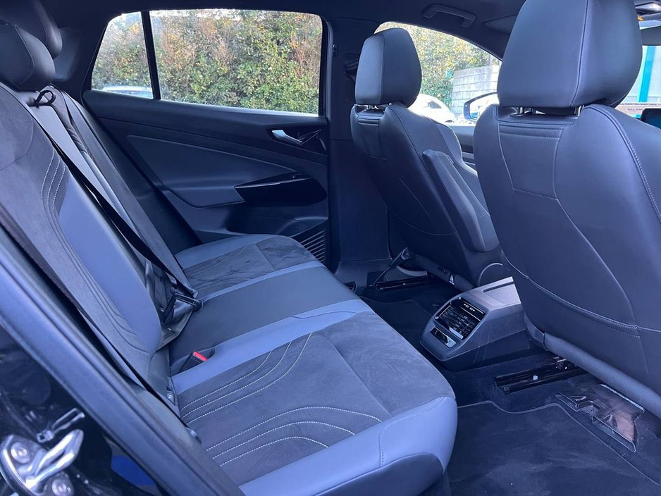 2023 Volkswagen ID.5 - image 9