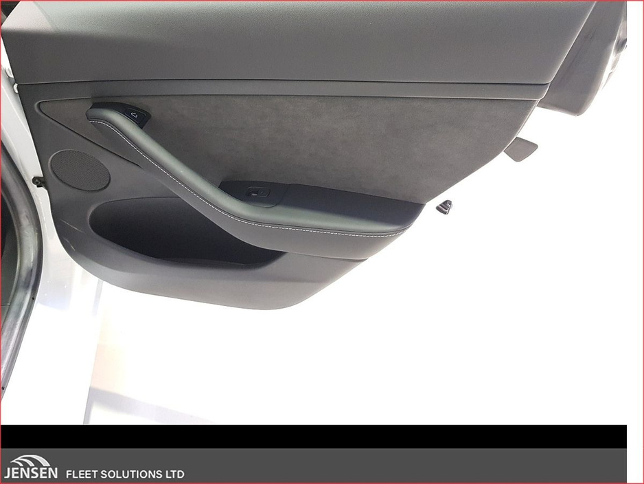 2023 Tesla Model 3 - image 16