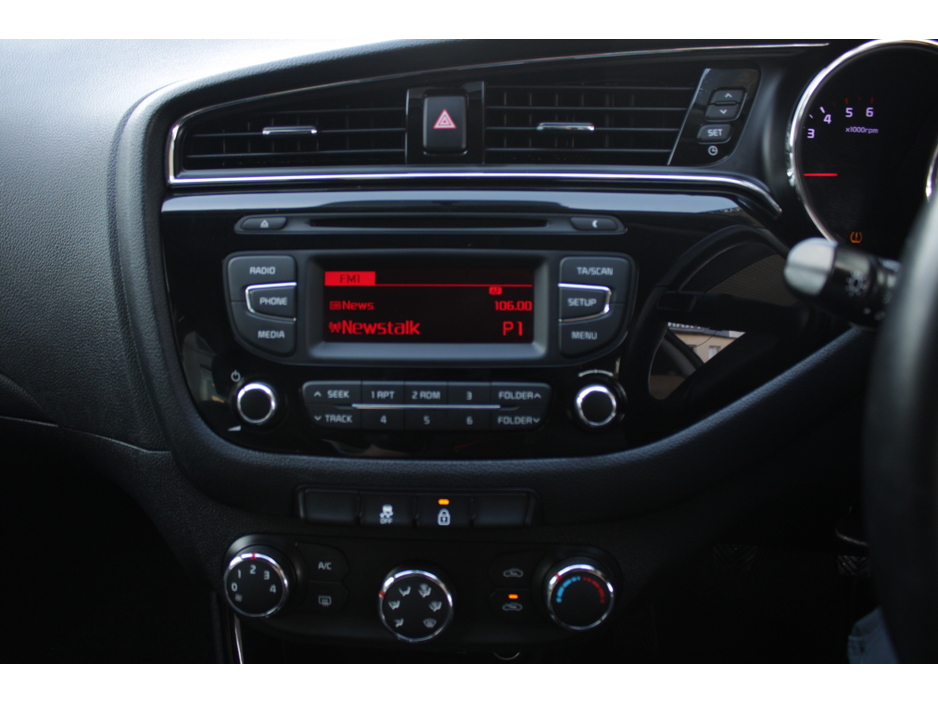 2016 Kia Ceed - image 13